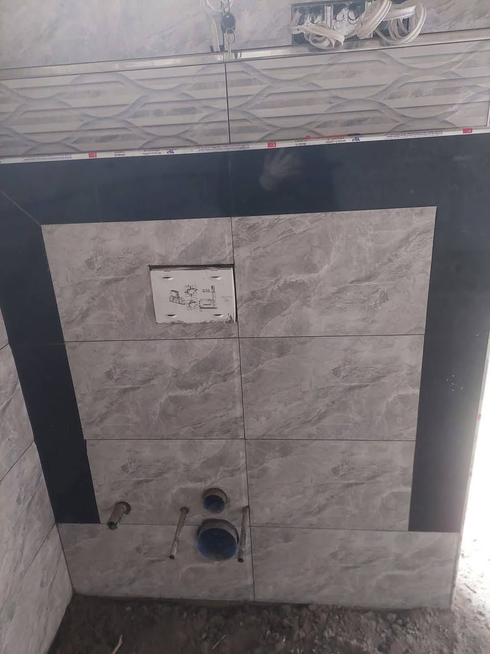 سلام عليكم صفاف جداري ارضي متفرغ حاليا تسليم مهندس الاتصال على ***********.    ***********
