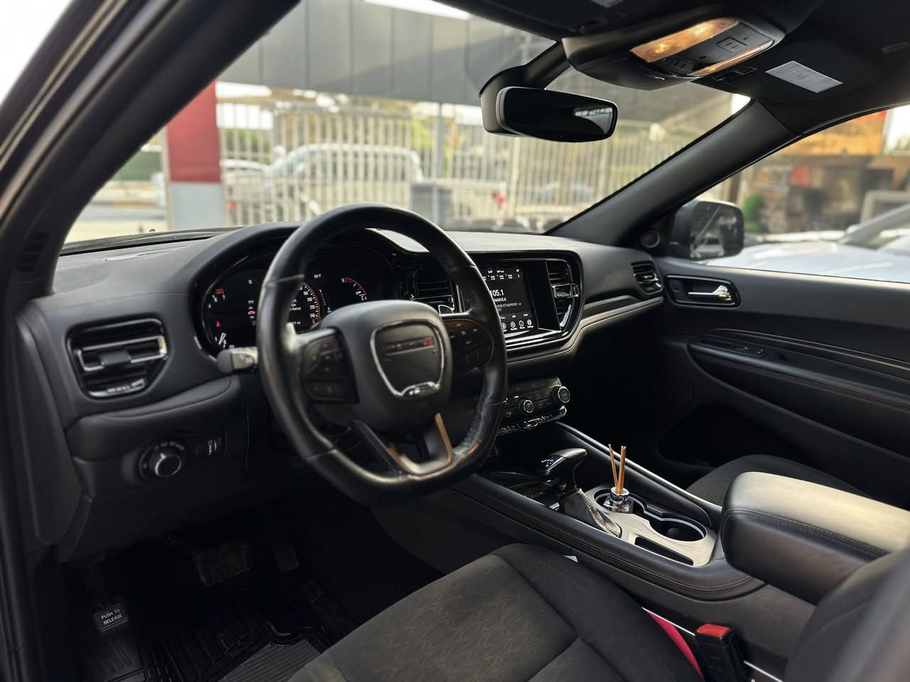 (بسم الله الرحمن الرحيم)

دورنكو 🔥 2023 🚀 GT 

الموصفات 💯 :

1- بصمة 🔐
2- جنطة كهرباء ⚡️ 
3- تشغيل عن بعد 💥
4- توقف تلقائي للصدمات ♾️
5- شاشة كبيرة 🖥️
6- كامرة خلفية دوارة 👀
7- كراسي كهرباء ⚡️ 

#مرقم كامل بغداد 

السيارة وارد امريكي حداث جاملغ خلفي فقط ✅

#السعر 32.000 $ 
320 ورقة للتفاوض او للاستفسار الاتصال على الرقم 

***********
***********
#مسلم 

بغداد جكوك /  شركة صدى الجواد
