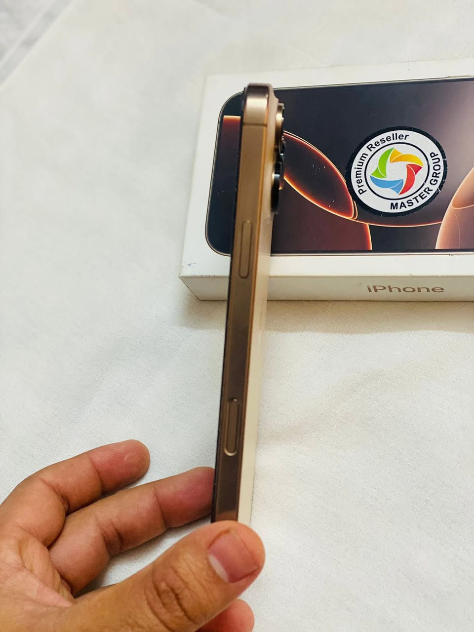 السلام عليكم اخوان أيفون 16 برو ماكس
بطارية 98

ذاكره 256

جهاز ماشاء الله شخط واحد مابي جداً جداً نظيف بعده بلضمان مع الشاحنه الاصليه

السعر( 1,450) رجاءً المايشتري لا يكسر بحلال العالم

***********

