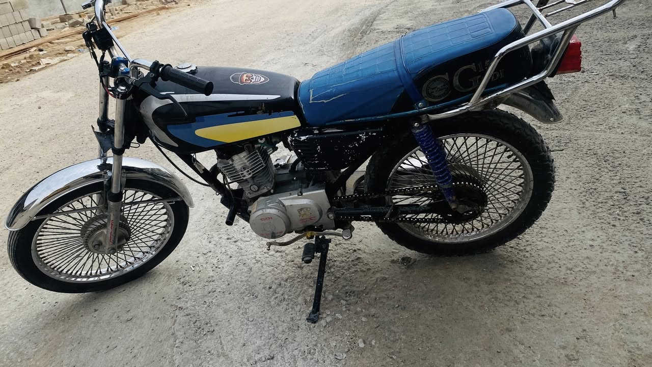 تايكر حربي موديل 2020 نضفافه شوفه العين  تخم تاير جديد ضفيره جديد شلعته حلوه ومكينه ناعمه نص دفره السعر 225 وبي مجال مستعجل عل بيعه للشراي مو شراي لاتراسل مكان الديوم قرب اسواق الزوبعي رقم بي واتساب ***********
