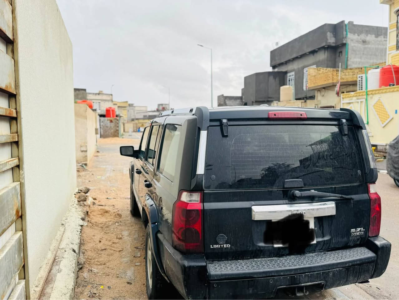 سلام عليكم للبيع فقط جيب ادوات ادوات كفاله كص وضربه وصبغ وتبديل وانتربول وسرقه وعشائر محرك 5.7 8 سلندر فول لمتدد 7 راكب 3 قطع تبريد تشغيل عن بعد كشنات جلد عسلي 3فتحات سقف بنوراما حداديه جديده من الطول لطول تخم تاير جديد سياره جاهزه ما تصرف عليه ربع سعره 47 مكاني بصره 
*********** البصرة, العراق
