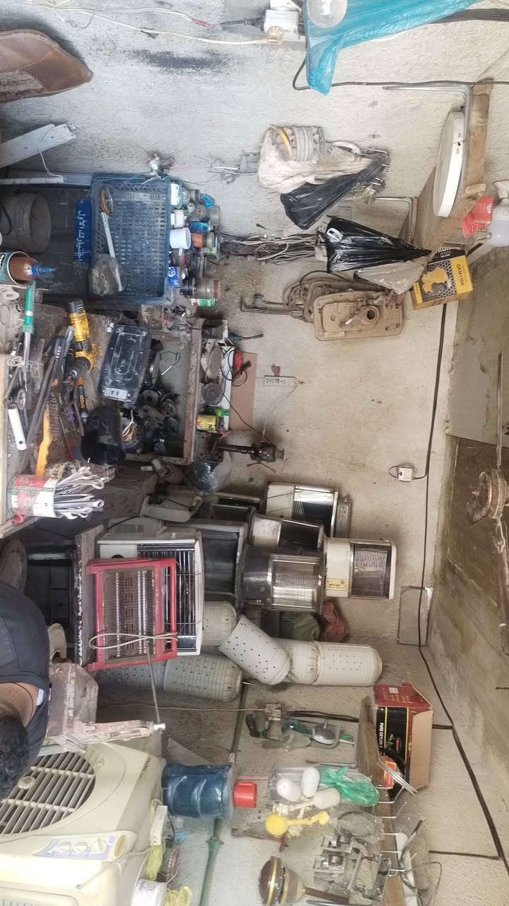 السلام عليكم محل تصليح للبيع جميع اغراضه الي على باب الله ومصلح يفيدنه والي يفتح بسوك الجمعه هم يفيدنه *********** مكاني شارع سيد سماعيل
