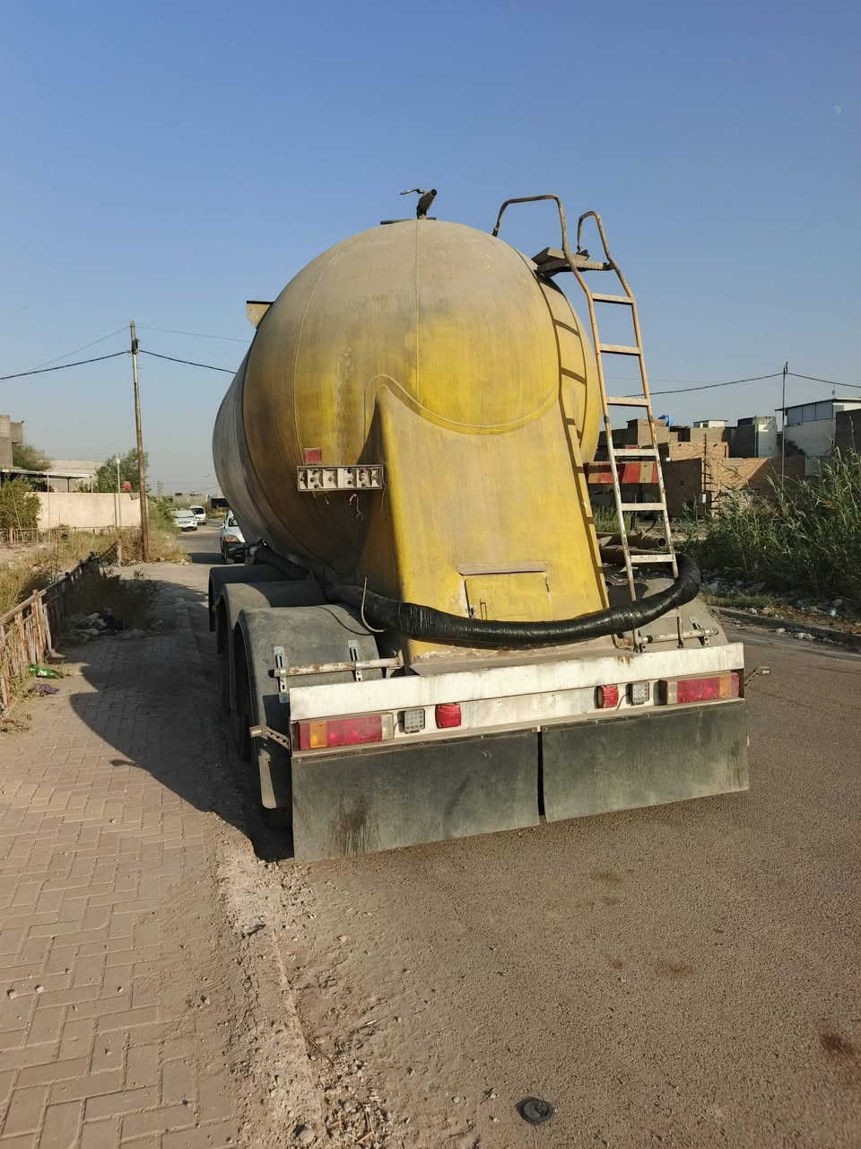 السلام عليكم فالفو 2004 سنكل امامي مدعومة ومفصخة رقام نكليزي سايلو ابيعه على وضعه كاملة ***********
