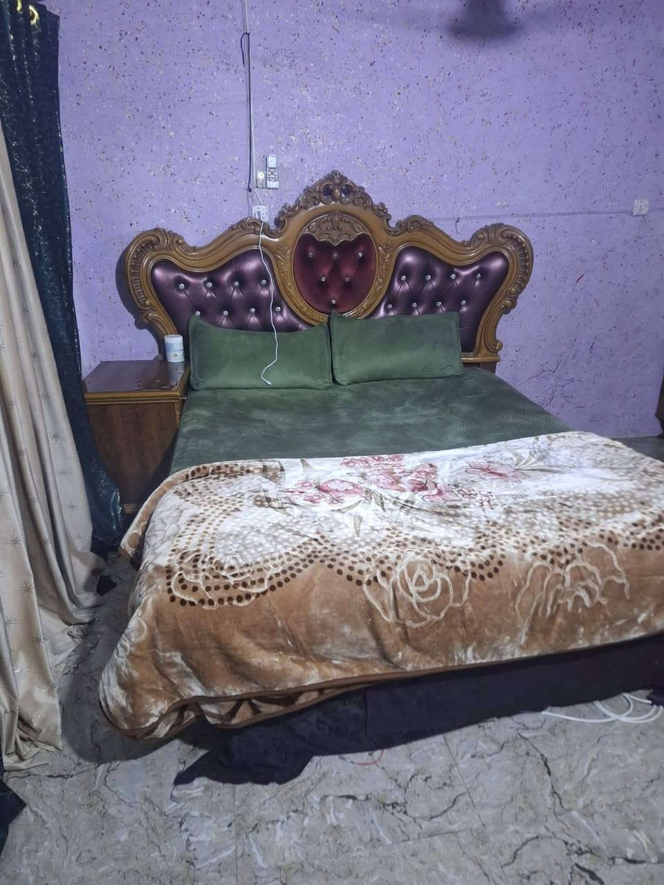 السلام عليكم غرفه ماليزيه نضيفه للبيع بغداد وياهه بعد ميزين وزاويه 
***********
