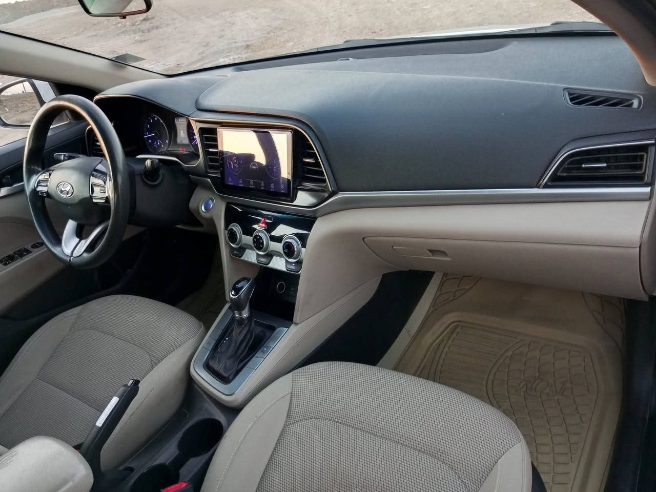 انترا للبيع موديل 2020سنويه،بسمي،رقم،بغداد سياره بيهه بنيد مصبوغ مكينه بيهه كازكيت فقط لاتبخر ولا تنقص،ولباقي كفاله سعره 140وبيهه،مجال ضد ***********
