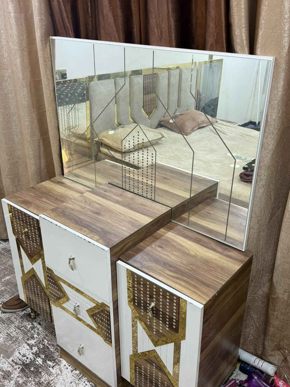 غرفة نوم للبيع تركيا 
السعر 700
الرقم ***********
