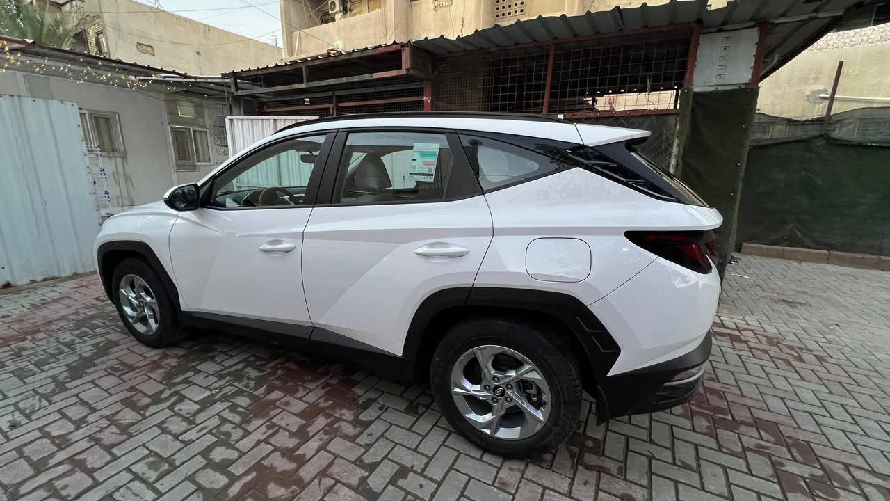 هونداي توسان 2024 ( خـليـجـي )
مكفولة كفالة عامة مواصفات شاشة كبيرة 
رقم صاحب سيارة ***********

مفتاح_التشغيل ( سويج ) 
 خليجي 
  28 الف KM قابلة للزيادة 
 موديل 2024
حجم المحرك 2.0L 
مرتبط بناقل حركة أوتو 6 نمر 
  اريل نفكيتر 
حساسات أمامية 
حساسات خلفية
 حجم الاطار 215/65R17 
 ويل كب 17
 4 دسك
 اشارة في المرايا الجانبية 
 المرايا قابلة للطي كهرباء 
 ماسحة خلفية 
عدد AIR BAG 2
 هاند بريك كهرباء
 ا ABS 
 شاشة Apple Car play 
 كاميرا دوارة مثبت السرعة Cruise 
 المودات والاوامر الصوتية 
 ا Bluetooth / USB 
مخرج منفذ الطاقة 
فحص نظام السيارة 
تتسع المقصورة ل 5 ركاب 
تجاوي 5 متحركة 
 تبريد المقاعد الأمامية
 نظام الايزو فكس ISOFIX
 قطعتين تبريد  
 أوضاع القيادة Drive Mode 
 أوتو هولد Auto Hold 
 نظام مانع الانزلاق 
 نظام نزول المنحدرات 
حاملات الأكواب عدد 8
 تطعيم الدواخل ألمنيوم
العنوان : زيونة او الكرادة
