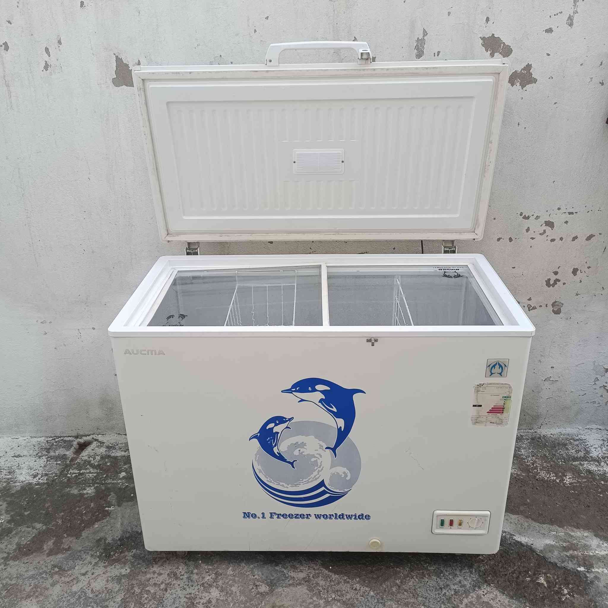 السلام عليكم مجمده للبيع نظافه ١٠٠٪ اخت الجديده ابد مداخله تصليح على وضع شركه وشرط ظمان السعر ٢٠٠ الف شرط تجميد العنوان بغداد المشتل اي استفسار اتصل ***********
