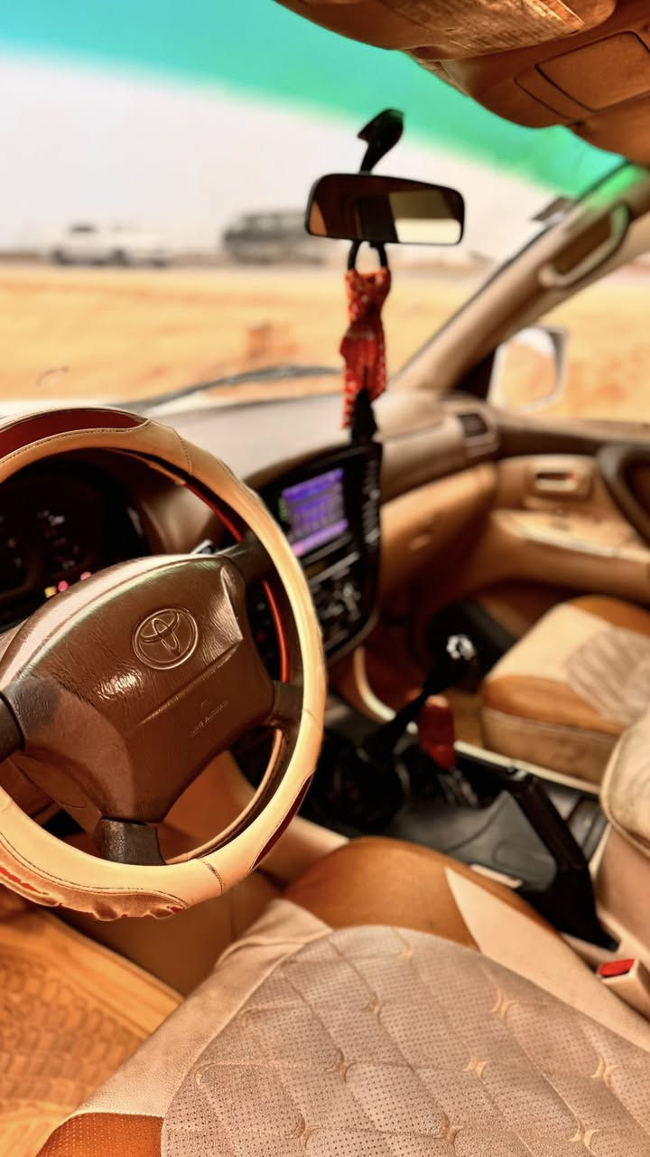 لاندكروز مونيكه للبيع  مديل 1998محدثه 2007 مكينه 8 كير عادي السياره بسمي رقم انكليزي الجديد  تبريد تدفئه كله شغاله تخم تاير سعر 120 اوبيه مجال حك الجيه المكان بصره ابو الخصيب رقم الهاتف ***********
