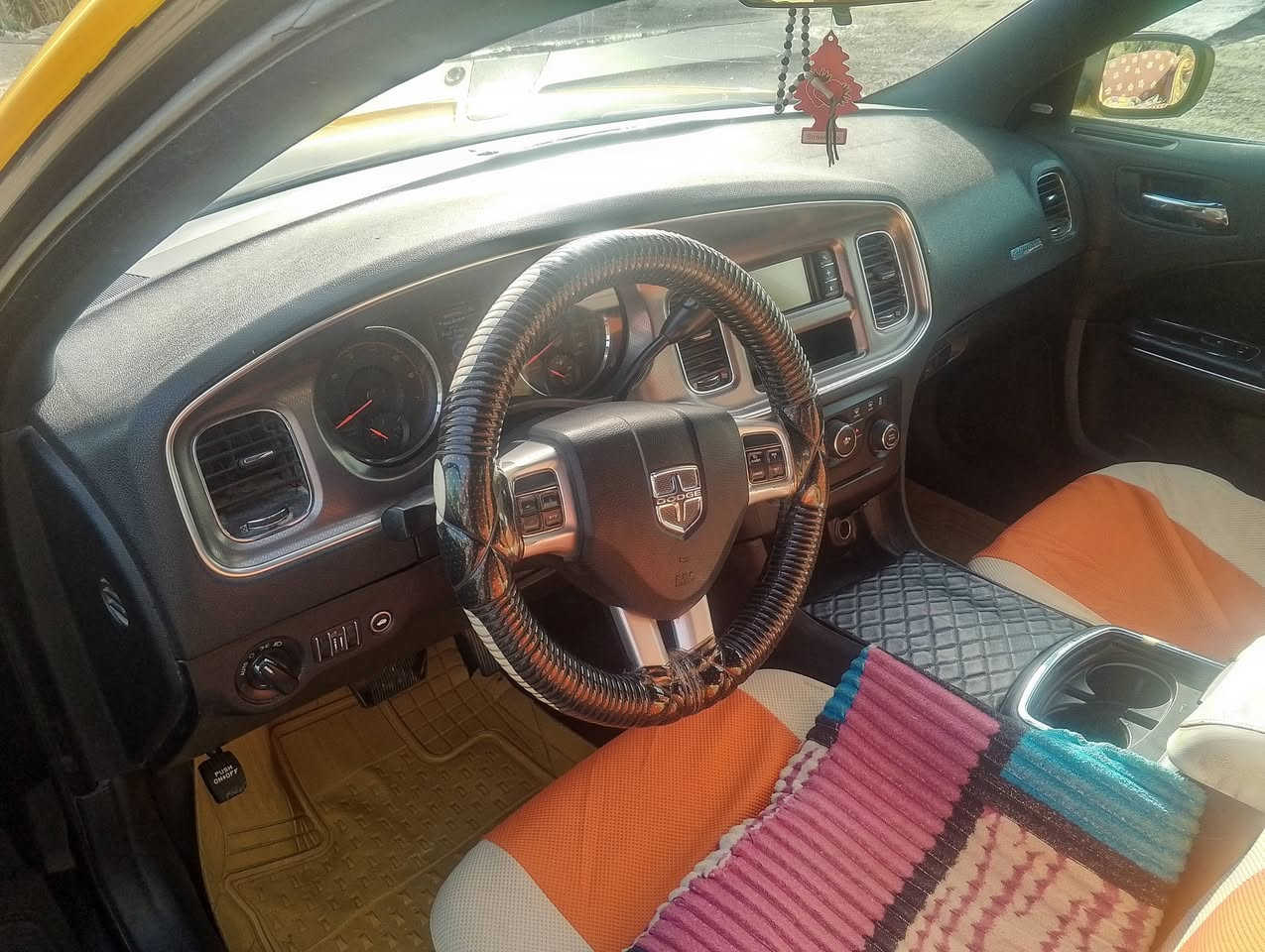 جارجر للبيع موديل 2013 خط سوق الشيوخ --كربلاء السعر خاص :رقم الهاتف (***********)العنوان سوق الشيوخ العكيكه
