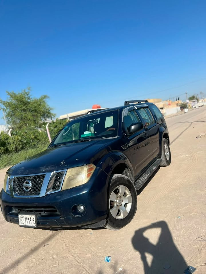 نيسان بافندر 2008
السياره كلين مابيه اي صبغ عده الطخات الي ب الصور 
مكينه وكير جديد كفاله 
حداديه جديده بس دبلات يرادله 
تخم تاير جديد 
التبريد شغال. عوزه كهربائيات بسيطه شغلته 
السياره نضيفه وحلووه 
رقمه مسوي معاملته وصاعده هزه ليبل داك ب الجام 
 
قافله 75 مكانه النجف راعيه موجود وكاله عدي بيه 
***********
