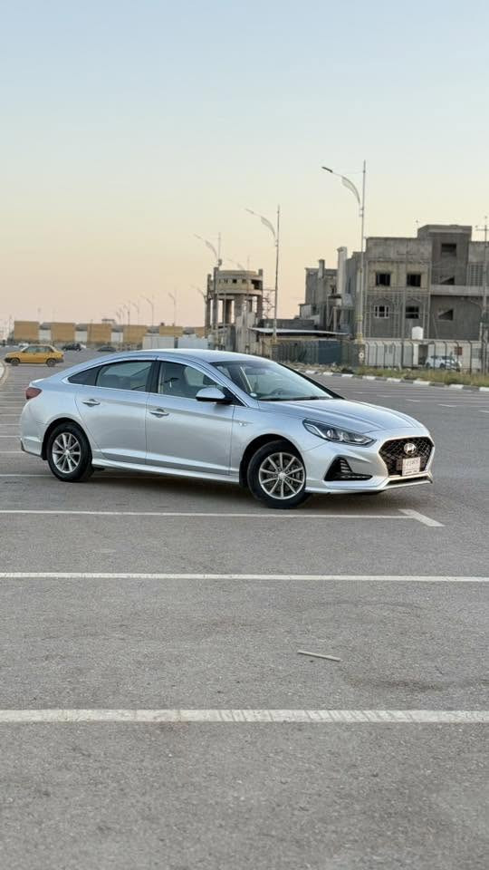 هونداي سوناتا وارد كوري ..
اصـــل غـــاز 
موديـــــل 2021
رقـــم بغـــــداد
حــــرة - بأسمي ..
ماشيـــة 50 الف
مكفولة عدى شبر بارد بالچاملغ عكس السايق
مكانها كربلاء 
للتواصل ***********
