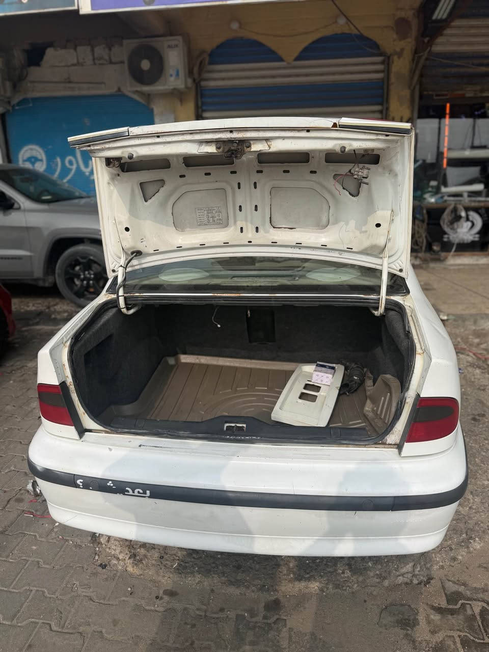 السلام عليكم سمند للبيع مديل 2012 بدي شوف لعين بدون ضربه مكينه وكير جدد هسه مشدود تبريد ثلج اي نقص مابيها تخم تاير راعيها يريد مداور  عنواني بصره جمعيات *********** البصرة, العراق
