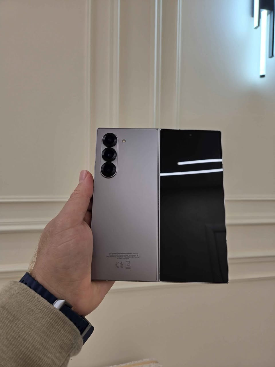 Samsung Galaxy Fold 6  256Gb
سامسۆنگ فۆڵدی شەش 256 گێگا 
 
کامل ئەشیا
ئیتاڕەکەی 100%خاوێنە و شوێنی کەوتنی پێوە نییە
تەنها ئەو تۆزە کاڵ بوونەوەی هەیە لە بەشی کردنەوەکەی، لەبەر ڕەنگەکەی دیار نییە
زەمانی شاشە و سۆفتوێری هەیە
نرخ 750$
مشتەریت تێل بکە
*********** السليمانية, العراق
