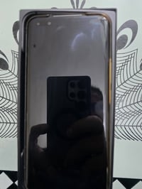 للبيع هونر ماجك فايف برو شاشتة مكسورة كل اجزاءالتلفون مكفول عدا الشاشة...