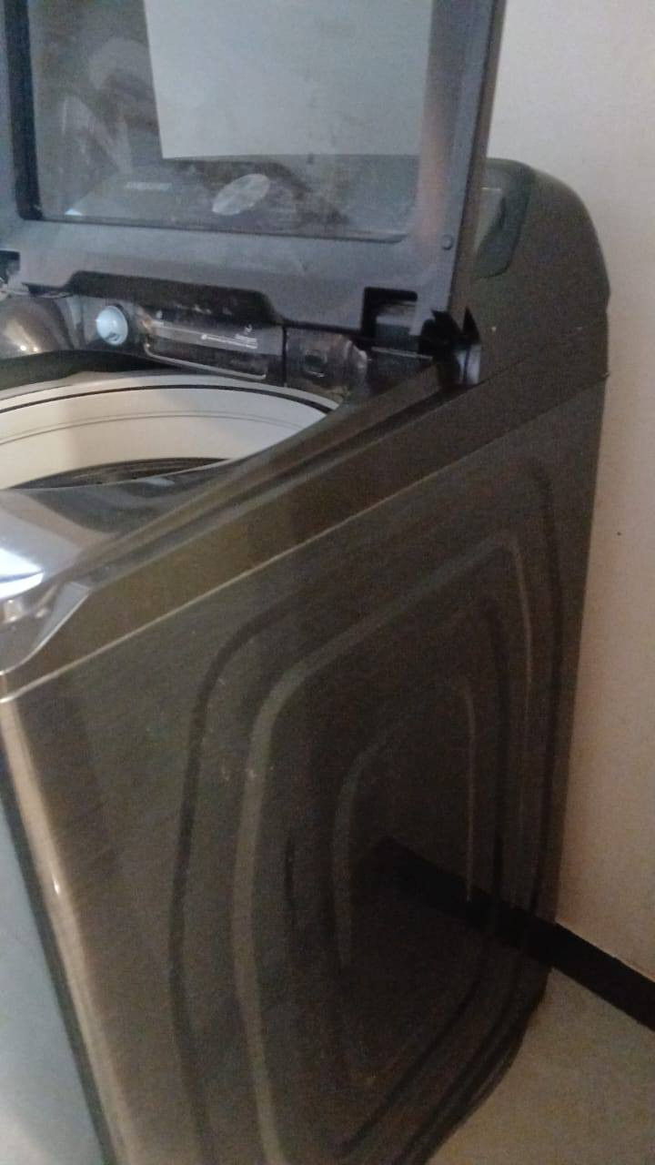 السلام عليكم غساله اوتوماتيك من شركه سام سونج وزن 18ك  غساله جديده عطلها سخيف او سبب البيع محد يعرف يستخدمها للأستفسار ***********
