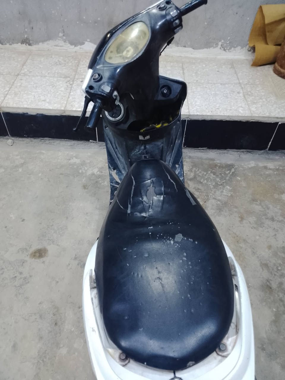 دراجه ثعلب للبيع مكينة مجفته جديد كفرات ختم واحد السعر 350 وبيها مجال ***********
