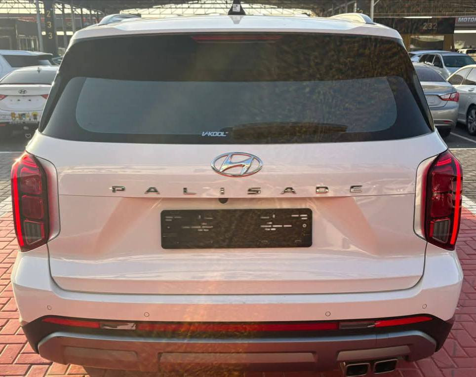 السلام عليكم
(بالسايد2024 امريكي)

فول مواصفات اعلى فئه بيهن كالكرافي

- بدون رقم 

- شاشة عرض(داتا شو)

- المحرك3/800     <كير ومحرك مكفول

- بصمة تشغيل  +تشغيل عن بعد+تحريك ذاتي 

- بانوراما سقف ابيض كنتاره

-فتحة سقف عدد ٢

-سماعات من شركة هارمن كاردن  

-رادار امامي  + خلفي+رادار جانبي  

-حساسات امامي + خلفي 

-  كامرات عدد5  360 درجة  

-  كشنات كهربائي تدفئة وتبريد خزن ميموري 

- كشنات جلد اابيض ملكي+٧ راكب قلاب كهرابائي 

- انارة داخليه (محيطيه) + انارة دشبول لد 

- بردات جانبية

- تبريد مركزي امامي + خلفي منفصل التحكم

-تحكم ستيرن + شفتات

- تدفئة ستيرن 

- مرايا هيتر + تعتيم 

- صندوق كهربائي شفط

- وضعيات قيادة  ) فورويل 4X4

- ويل كب حجم  ٢٠ 

- اوتو هولد + نقطة عمياء 

- سايد بريك بصمة + مثبت سرعة

- شحن لاسلكي 

- إشارات بالمرايا  + إشارات جانبيه

- اوتو بريك 

- تحديد مسار

-شاشة ديجتال كبيرة

-تشغيل عن بعد .
داخل
 ابيض ملكي  
-  دفع رباعي

- نظام مانع انزلاق 

- نظام نزول منحدرات 

كشنات Vip منفصل 

والكثير من المواصفات لم تذكر بعد .

   

مكاني بابل 

الاستفسار ***********
