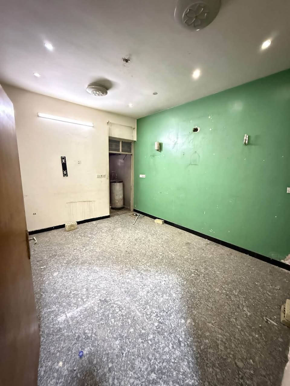 🏡 للإيجار في السيدية – فرصة مميزة للعوائل 🏡
✨ مشتمل طابق أرضي
📐 المساحة: 120 متر مربع

🔹 يتكون من:
• غرفتي نوم
• صالة مريحة
• مطبخ
• حمام وخدمات

✅ موقع مناسب وهادئ
✅ جاهز للسكن مباشرة

📍 مكتب قمر للوساطة العقارية
العنوان: مدخل شارع الآمن
نوفر لكم جميع عروض الإيجارات في مختلف مربعات السيدية، مع خيارات تناسب جميع الميزانيات.

📞 للاستفسار والحجز:
***********
📲 متوفر واتساب

سارع بالحجز قبل نفاد الفرصة!

