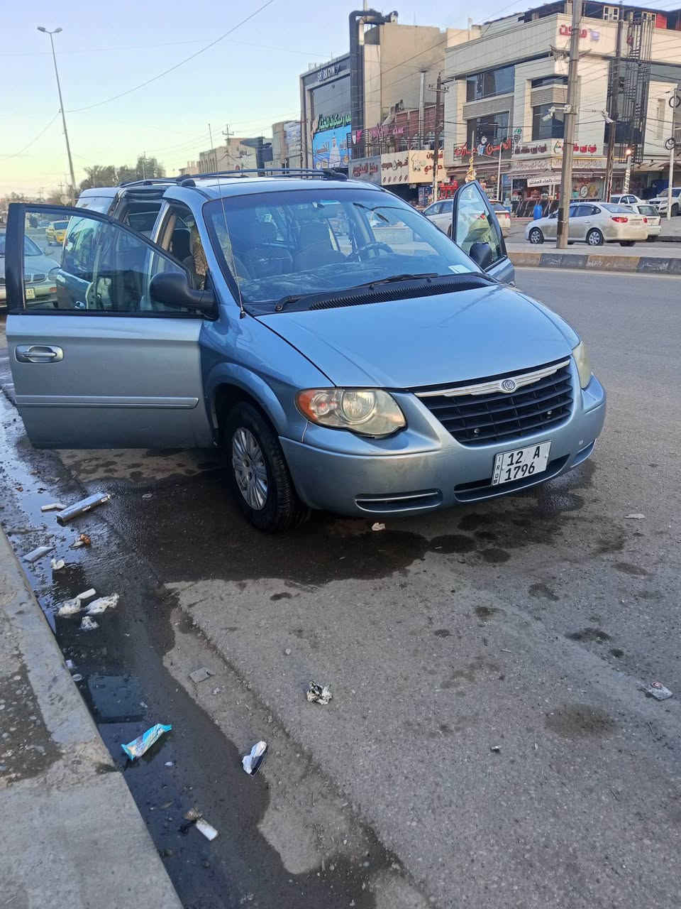 السلام عليكم 
كرايلسز كرفان 2005 للبيع
محرك كير شرط 

صدر أمامي خلفي جديد قبل شهر فاتح

منظومة غاز ايطالي 80لتر 

نقص السيارة كمبريسر تبريد فقط 

سعر 85 وبيها مجال 

***********
