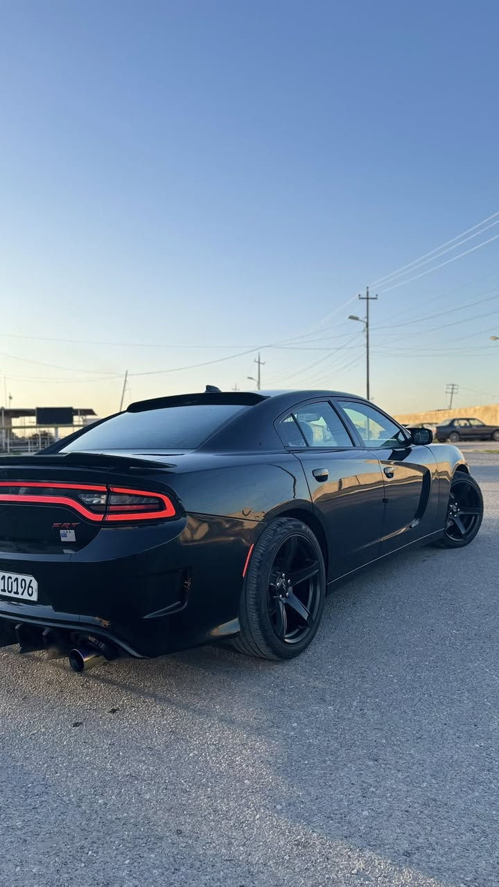 السلام وعليكم 
جارجر 2017 للبيع
مكينه 6سلندر Sxt محدثه GT عليها كزوز رياضي ريموت
تو ويل حداديه صدر جديد✅ 
 مكينه شرط مامفتوحه سياره مال بيت ستخدام شخصي 
سياره مامشتغله خط  
وارد كندي  سنويه جديده 
رقم سليمانيه شرط تحويل 
ضررها بوند وجاملغ  شرط بدون دواخل  موجود السونار👇
مكان السياره (موصل)التفاصل اكثر ***********
خاص مغلق السعر 163وبيها مجال ماشراي لاتخابر  
‏
