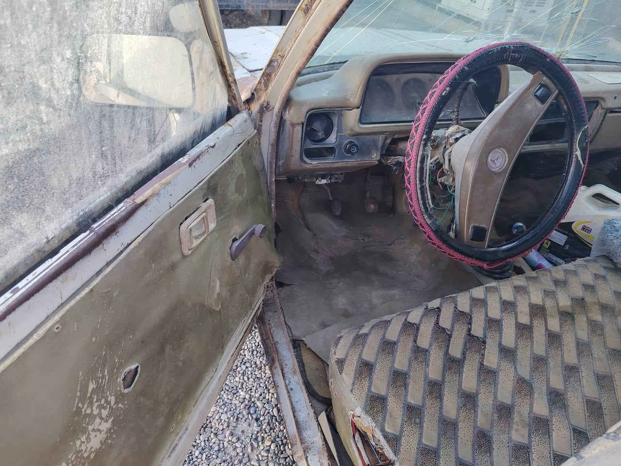 بكم 80
محرك كير جديد
رقم نينوى صدامي سنويه موجوده فقط مكفول السياره السعر 10 ورقات
المكان قريه الاجمسه
***********
