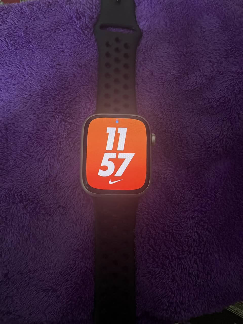 سلام عليكم ساعه ابل جيل 8حجم45لون سلفر بطاريه 95 مع جميع ملحقاته بغداد مدينه الصدر *********** السعر 290بيه مجال الطيبين
