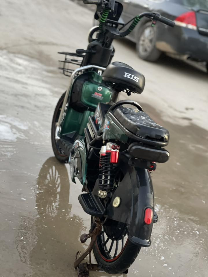 السلام عليكم دراجه شحن موديل 2025 كلش نضيفه للبيع بطاريات نص عمر سرعه 99 خمس بطاريات سعر 250وبيه مجال للشراي عنواني بعقوبه لكاطون ***********
