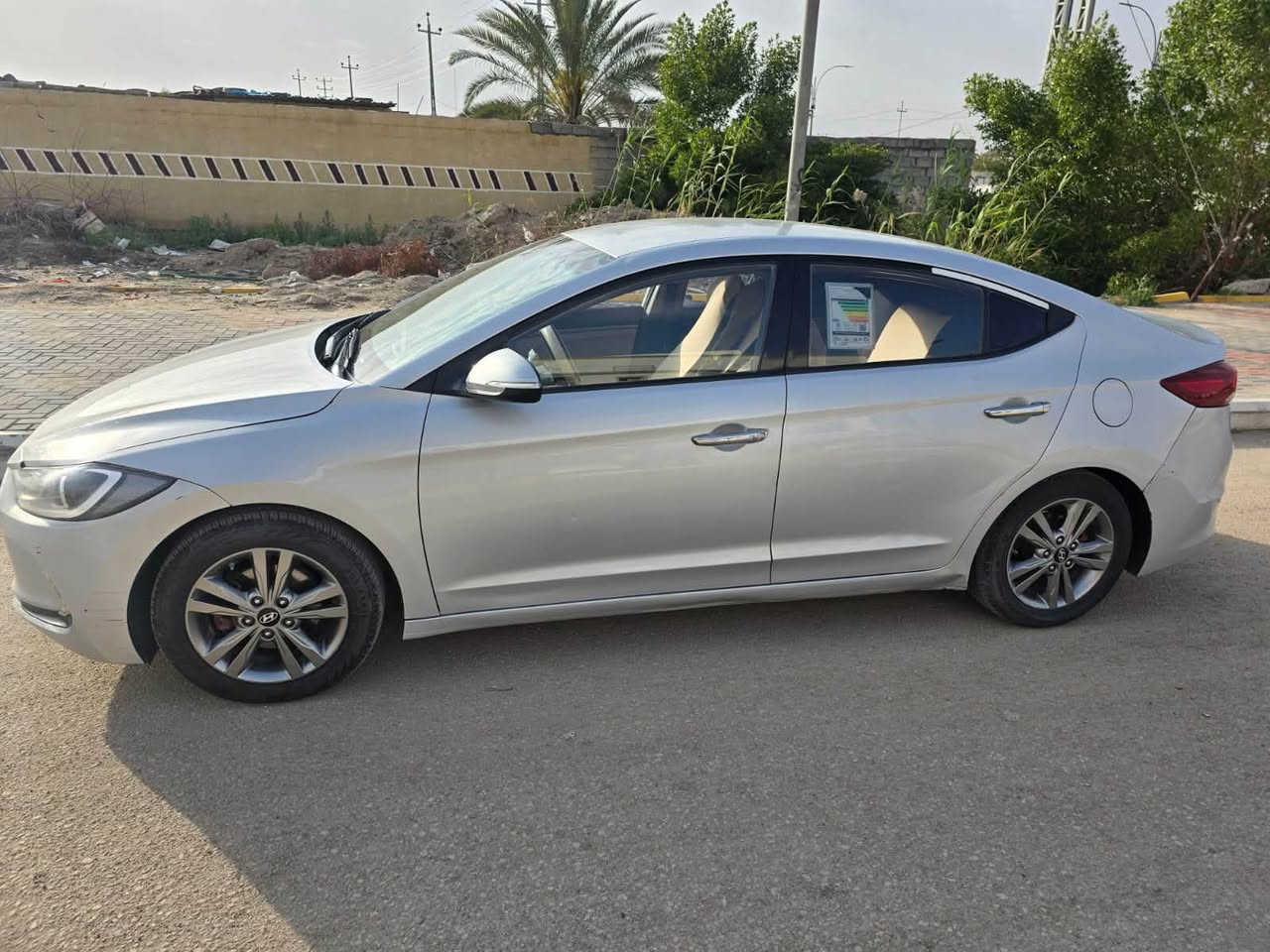 النترا خليجي موديل 17
مكينه 2000  تبريد قطعتين حساسات خلفية 
بيها بنيد مفتوح وشويه بارد بالجاملغ الأمامي عكس السايق فقط والباقي مكفول
بأسمي مداور ثاني يوم 
***********
125 وبيها مجال بيع مستعجل
