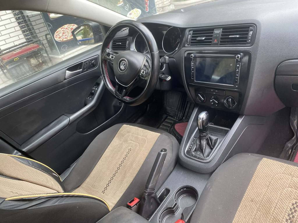 JETTAمۆدیل2016
2پارچەهەیە بۆنیت چاملخ 
گیرو مەچینە بە شەرت
سەنەوەیی نەویی تەکو2028
تەبریت تەقەو رەقە بە شەرت 
12 وەرەقە عرەمە لەسەر 
*********** أربيل, العراق
