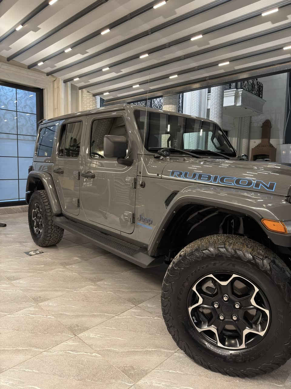 بسم الله 
Jepp wrangler rubicon 4xe 
جيب رانكلر 4Xe روبيكون ٢٠٢١  وارد امريكي 
لون سمنتي احلي لون من روبيكون

Jeep Wrangler rubicon 4Xe 2021 2.0L 4

حجم المكينه : 2000 تيربو + هايبرد + هجين شحن منزلي
سيارة بنزين و هايبرد و شحن 

المسافه المقطوعه : ٤٦ الف       

                       وارد امريكي 

كفالة عامة كلين تايتل بدون صبغ و تعديل و بارد 

#المواصفات  فول فول روبيكون رادار

1.قماره تتفصخ اصير كشف

2.بصمه 

3.لوكير

4.كشافات 

6.شحن خارجي

7.هيتر بالاستيرن 

8. شاشه

9.هيترات بالكشنات

10.تشغيل عن بعد

11.كشنات جلد 

12. هيترات بالكشنات
وبعد هواية مواصفات فول فول

 المكان اربيل

السعر ٣٤٥$ ورقة بيها مجال قليل

للاستفسار 
***********
