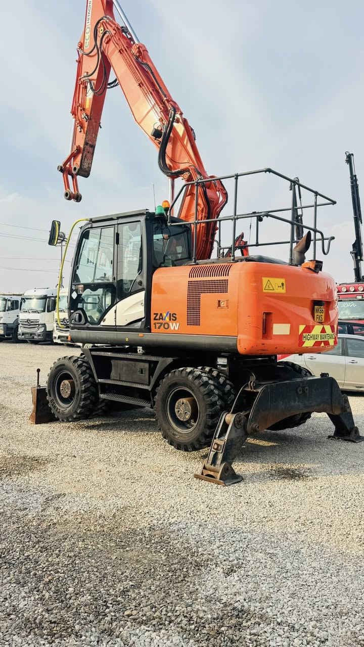 Hitachi zx170-2016-B5✅⏰8500
    معرض   محمد علي
         ☎️📱 *********** 
         ☎️📱 ***********
    ساعات:  ٩:٠٠صباحاً   -  ٧:٠٠مساء⏰
    بيع وشراء جميع الاليات الثقيله ✅
           عنوان أربيل/ شارع كركوك ✅📍
