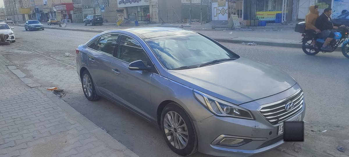 السلام عليكم سوناتا موديل 17 فول مواصفات عده بصمه كير محرك تبريد كله مكفول سياره  مصبوغه للجماليه مكفول من الضربه رقم بغداد دولي مداور ثاني يوم اوهجك ويه راعيه مكان سياره النجف تفاصيل اكثر اتصل مكلف بالنشر السعر 120 وبيه مجال بسيط ***********
