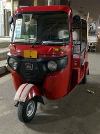 تكتك رقم وسنويه انكليزي للبيع موديل2018 شهر 12تكتك نضيفه شوفت عينك تكت...