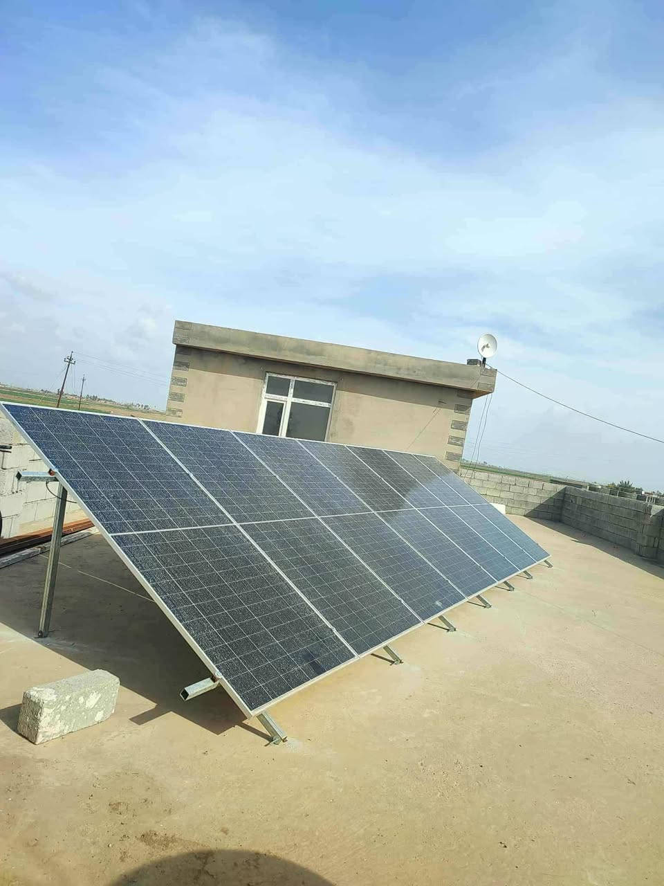 بفضل الله تم تنصيب منظومة طاقة شمسية لمنزل السيد ( #عصام_العطوان )
الموقع  -#كركوك-#الحويجة - #الرياض
تتكون المنظومة من
🟢 7 الواح لونجي    وجهين  بقدرة #615w  ، (ضمان 15سنة) 
🟣 بطارية ليثيوم   بقدرة #8kwh  (ضمان 5سنوات)
🔵انفيرتر Evo Anern   بقدرة 4.2kw  (ضمان 1سنة)
🟤حديد مغلون بسمك 1.5mm
🔴مع كافة  التوصيلات  واجهزة القطع والحماية

📍#كركوك -ناحية الرياض-السوق الكبير- مجاور  جملة  وسام المجبل    

       م. ايمن ابراهيم العبيدي         ***********              
                                                                        
       م.علاء خماس العبيدي          ***********                                       
                                                                       
   📍 #موصل - الساحل الايمن -شارع النبي شيت

       م.حذيفة سيف الدين العباسي    ***********

       م.احمد جمال اللويزي.              ***********
#الشرقي_لطاقة_الشمسية_والاجهزة_الالكترونية
