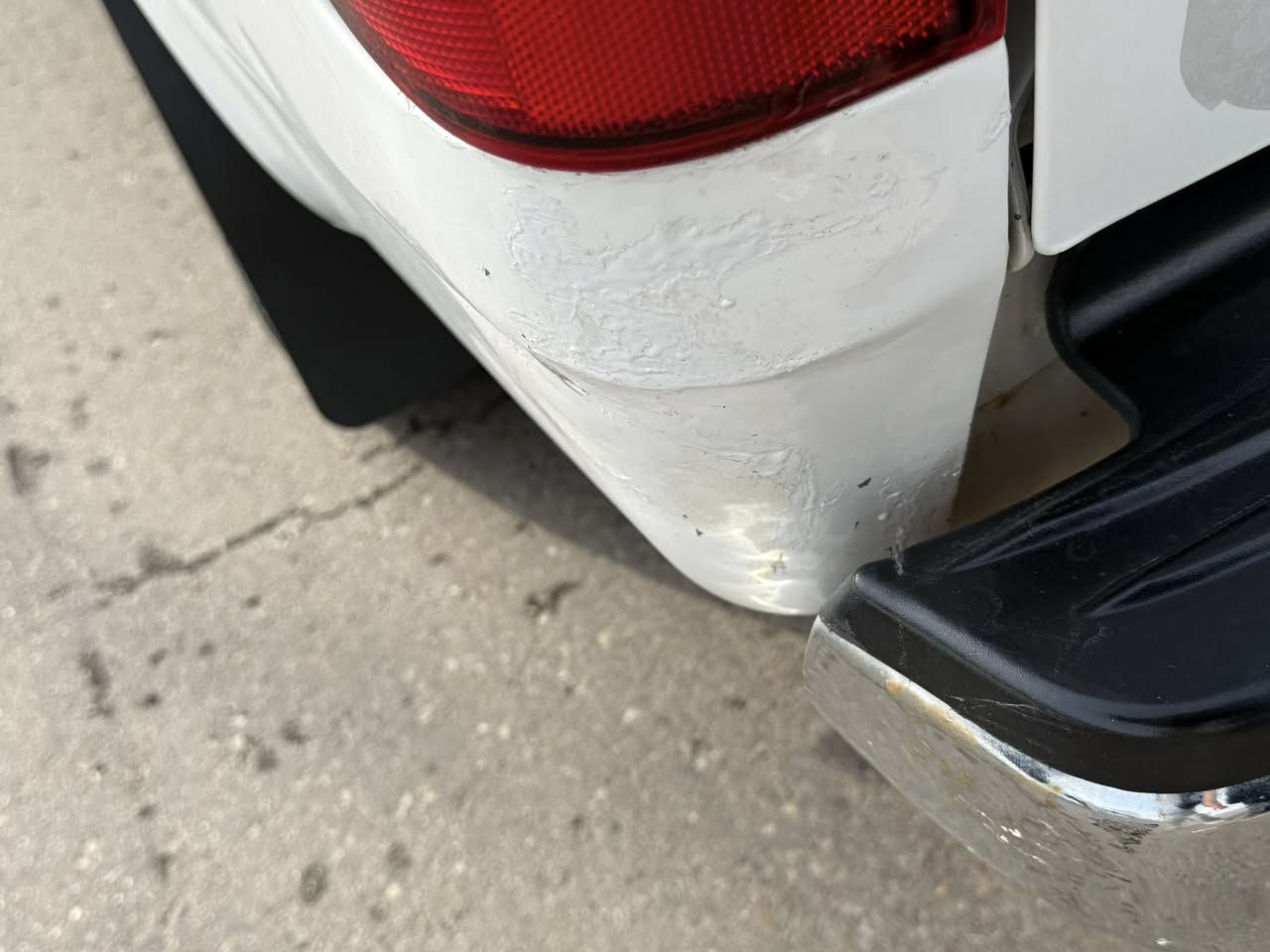 السلام عليكم سياره كريت ويل للبيع موديل 2021السعر ١٢٣ورقه وبيهه مجال مكان كوت السياره تحويل ثاني يوم سياره خير من الله فقط بيهه ضربه بسيطه هسه تشوفه بصور ضريبه مدفوعه الاستفسار مراسلتي خاص أو الاتصال ع ***********
