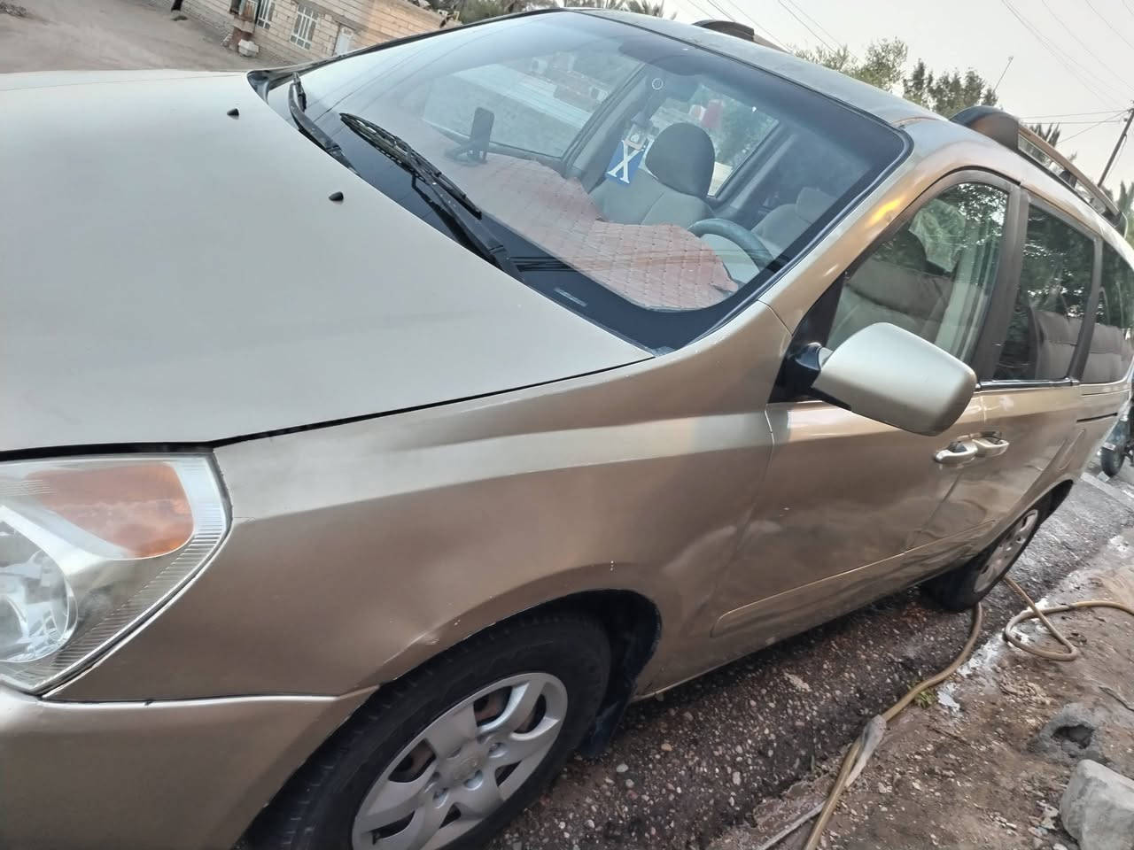 السلام عليكم سيدونا ٢٠٠٧ جاهزه من كلشي تبريد ٣ قطع كير مكينه حداديه طخم تاير مصبوغه عام باسمي مشروع وطني بيع او مراوس السعر  100$ التواصل  ***********
