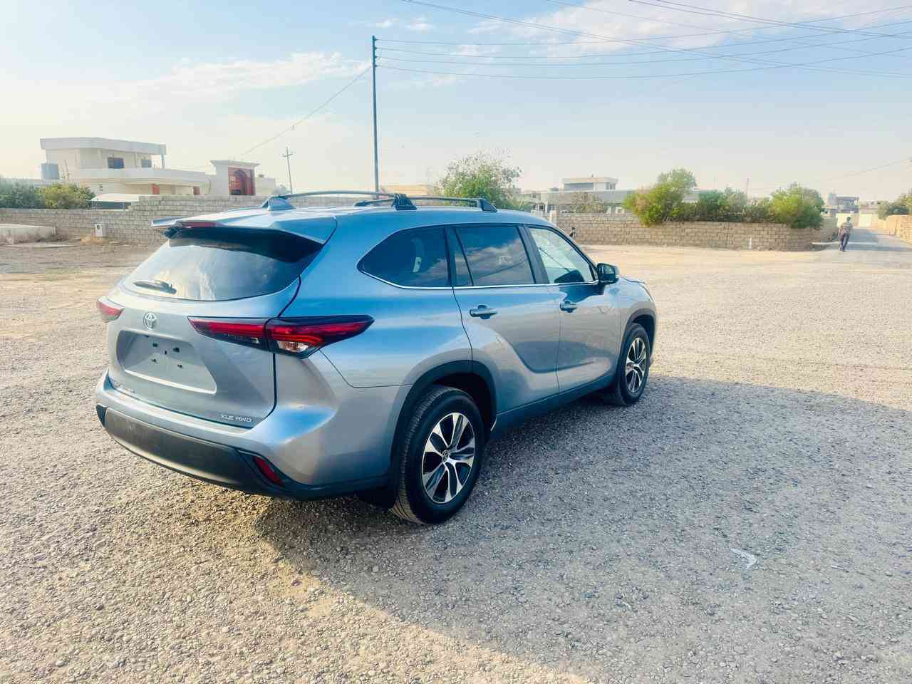 السلام عليكم مكلف بالنشر 
للبيع  او مراوس بسيارة اقل حسب القناعه 
هايلندر XLE 2024 حره
صبغ راس الجاملغ كما موضح بالصوره قبل الصبغ ودعاميه اماميه فقط
السيارة فول 
بصمه 
فتحه 
تشغيل عن بعد
رادارات خلفي امامي جانبي كشنات كهرب حساسات 
داخل ملكي ابيض  
كشنات منفصل Vip سبعه راكب
شاشه كبيره لمس
ويل كب عالي 
چنطه شفط 
مرايات كهرب 
تبريد خلفي امامي 
ماناقصها اي شي 
ماشيه 11 الف تقريباً زيرو 
للاستفسار للاتصال على الارقام التالية 
***********
***********
