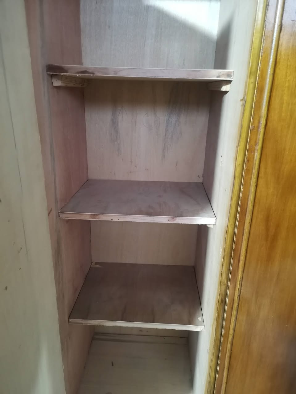 كنتور ٤بيان تزكام درج اولا وج صاج ٤ ملم ظهر ٤ ملم معمل ومعرض السلام العمل الغرف الصاج والكناتير والبوفيات بنوعها شغل درج اولا رقم الهاتف *********** أو على الخاص وبأسعار مناسبة وذا عندك مستخدم نراوس
