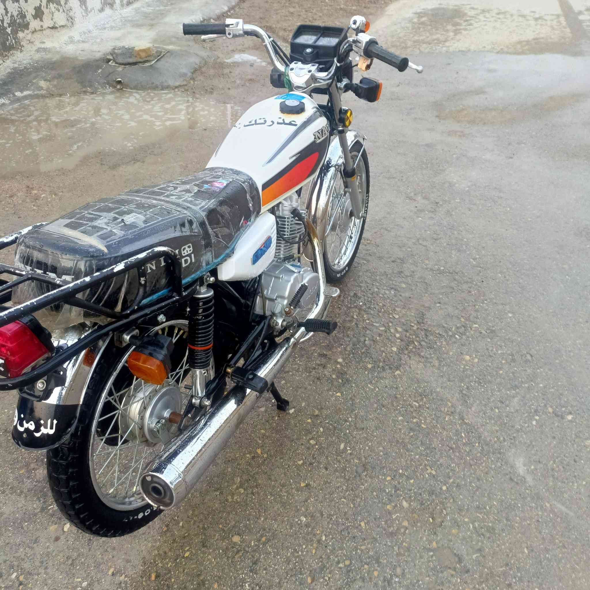 سكنر للبيع موديل 25 دراجه اربعه قير السعر 650 بها مجال مكان كوت***********
