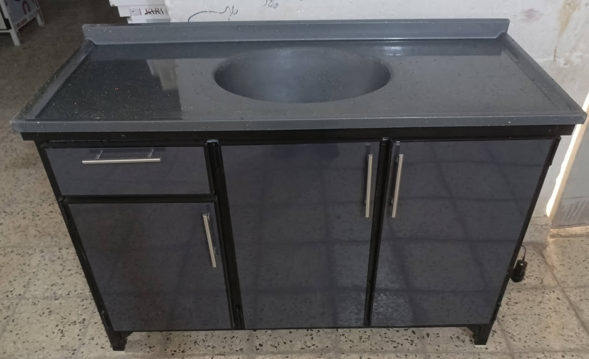 مرمره متر و 30 جديده سعر ٥٥ الف
سناكي جديد سعر الواحد ١٣٥.    ***********
