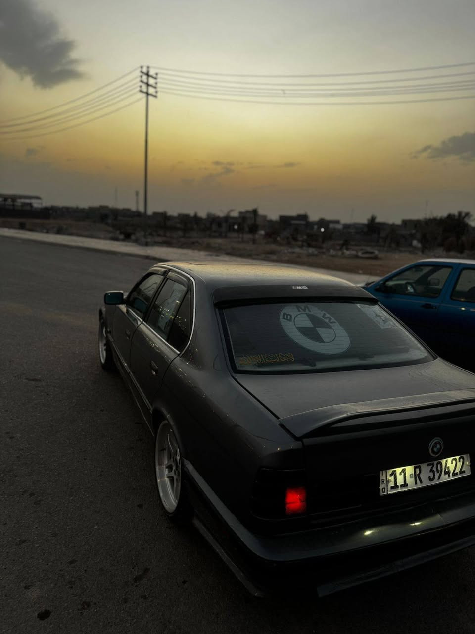 bmw موديل 1991 525 مسكر عدل 
سياره باسمي رقم دولي 
صبغ حزام بيه طخه بجاملغ اليمنه
كت كامل m سياره كلش نضيفه ومابيها نقص
سنتر لوك .سستم صوت .فتحه . كير. محرك حداديه  كله جديد 
سعرها 65مكاني كربلاء 
***********
