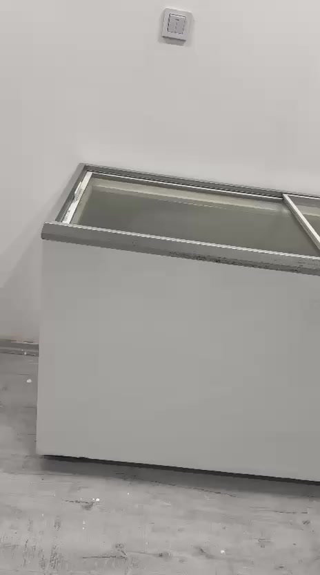 مجمده نضيفه وشغاله حجم كبير 
سعرها ٣٥٠وبيها مجال


**إذا كنت صاحب هذا الإعلان وتريد حذفه لأي سبب، رجاءا أرسل رسالة إلى الدعم الفني**