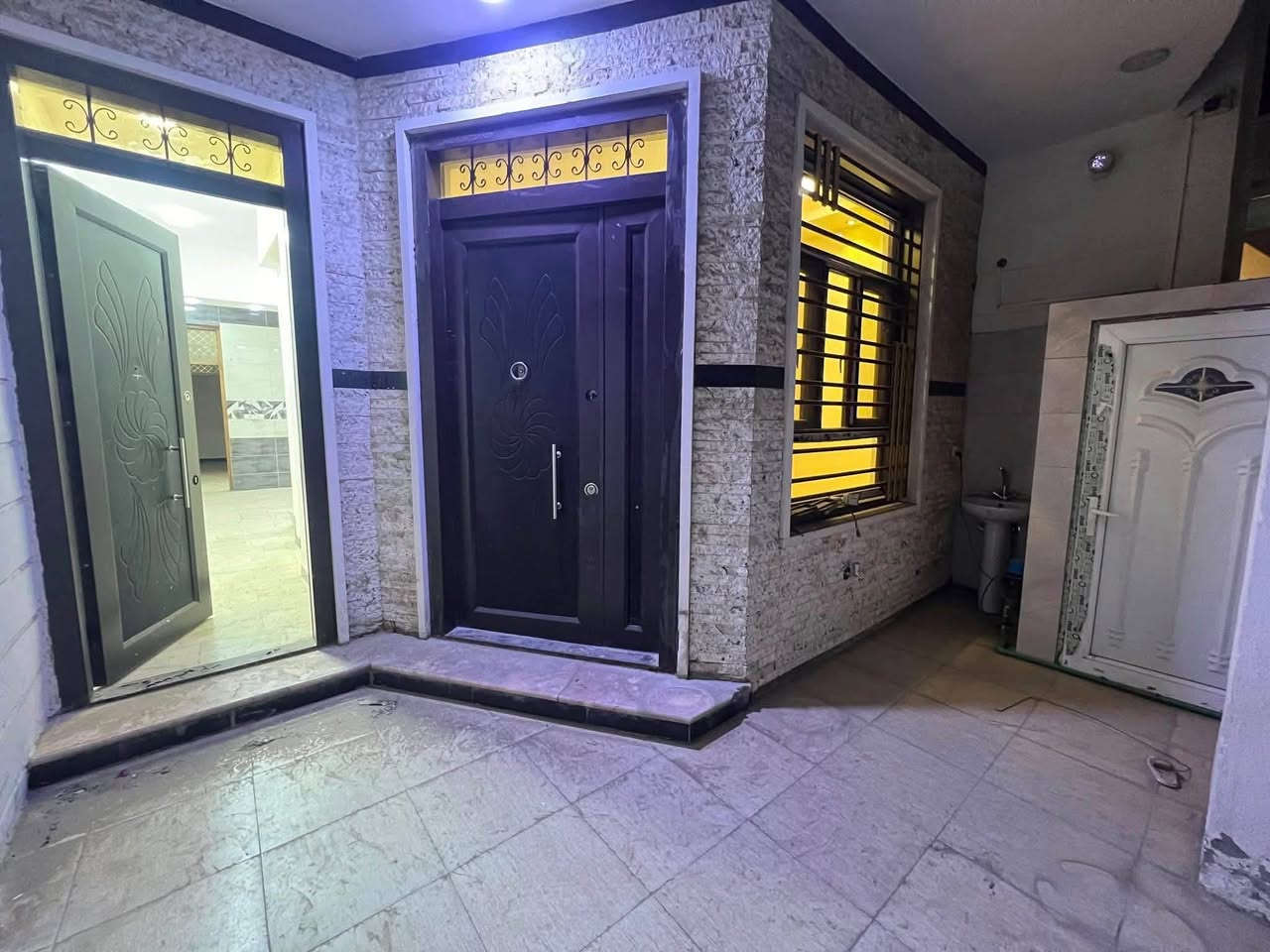 عرض اليوم 🏢🏢

بيت مودرن بناء حديث ١٠٠ م موقع مميز

شارع مدينة العاب بغداد 

الموقع زيونة محلة ٧١٨

يحتوي علة مدخلين ابواب قاصة 

يحتوي على ٤ غرف منام

مطبخ متكامل

صحيات عدد ٣

بالكون في الطابق الثاني

للأستفسار *********** او وات ساب
