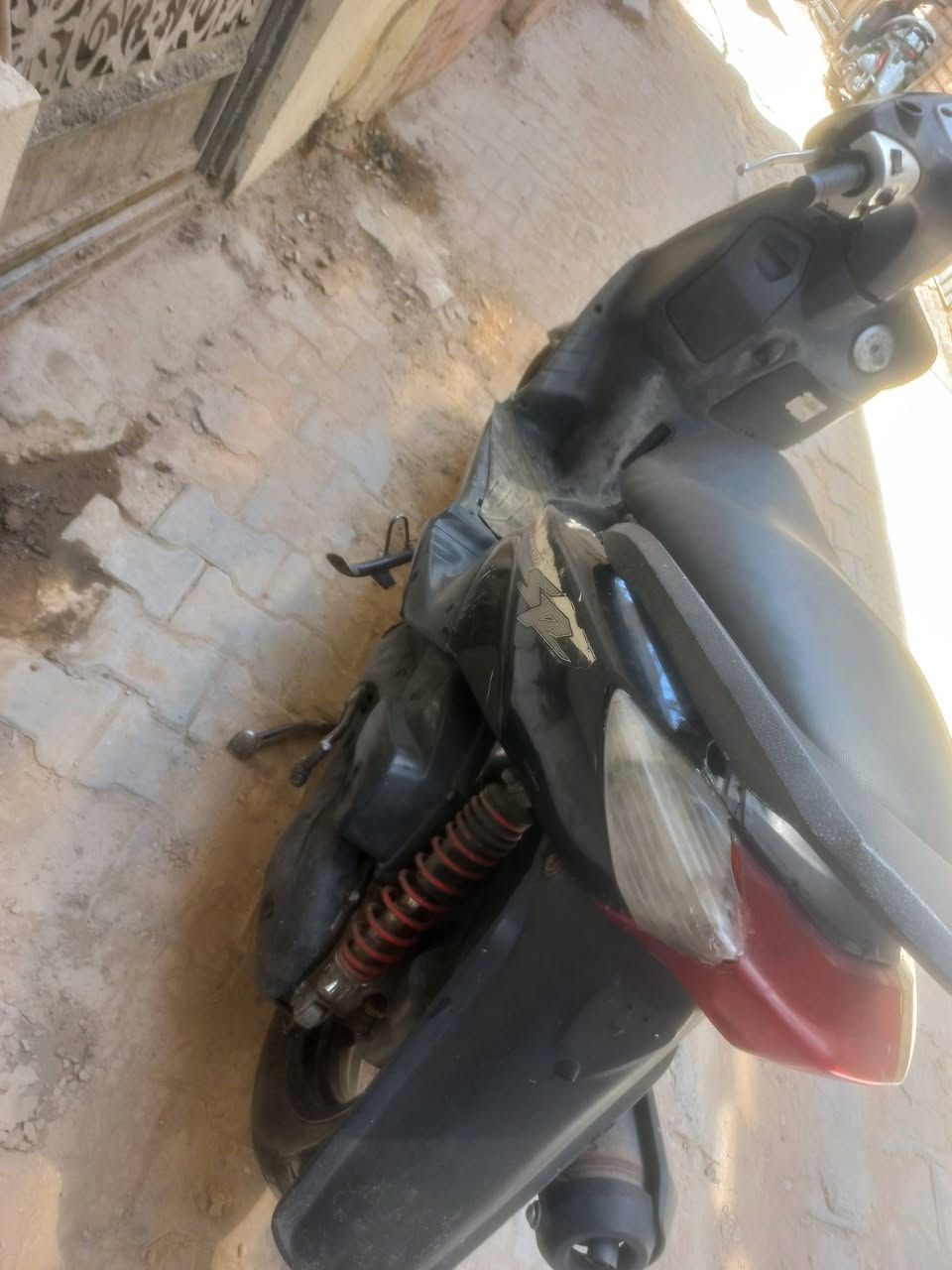 سكنس دراجه حلوه شلعه معدل مكينه تخبل بيه تطلع تراي وين ميعجبك بيه مكفوله مكينه بلاديه نكره سلف نكره هندر بكل وقت سعره 400 الف بيه مجال حك جيه فقط مكاني اعظميه الي يريده يخابرني *********** ترهم مرواس حسب قناعه
