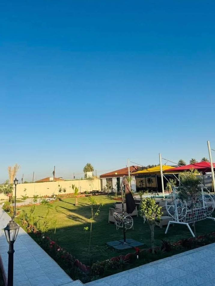 سلام عليكم عندي مزرعة جاهز لبيع مساحة دونم وربع العنوان بغداد ابو غريب السميلات التواصل وتساب ***********

