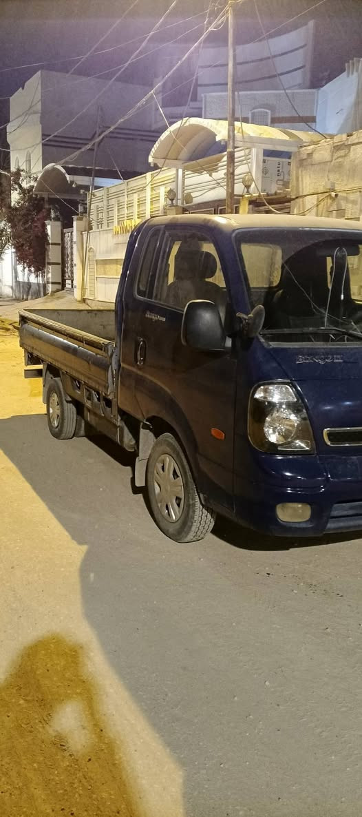 سلام عليكم رمضان كريم عليكم كيا حمل للبيع قماره وربع موديل 2007 رقم نجف سنويه ماصاقطه مكينه 3000 مفتوح بيها خيط بخار شاصي مكفول مصبوغة لجماليه بدون ضربه مجورده ونصبغت السعر 68$ بيها مجال قليل مكان النجف ***********
