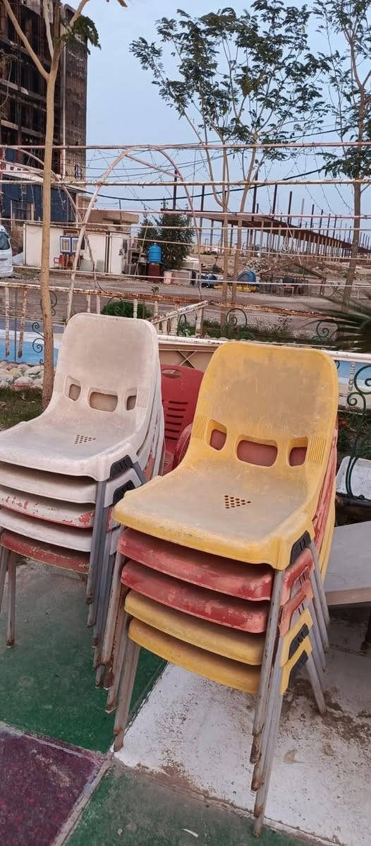 السلام عليكم
بيع شلعة مال كراسي وطاولات 
عددٍ الكراسي 31 كرسي منوع
وعدد الطاولات10 
كلهم مابيهن مشكله بس لونهن متغير من الشمس
سعر 350 الف كامل 
الطاولات كلهن بلاستك مقوى احسن شي بلسوك

رقم. ‭٠٧٨٧ ٧٠١ ٧٣٠٥‬
مكاني الكوت
