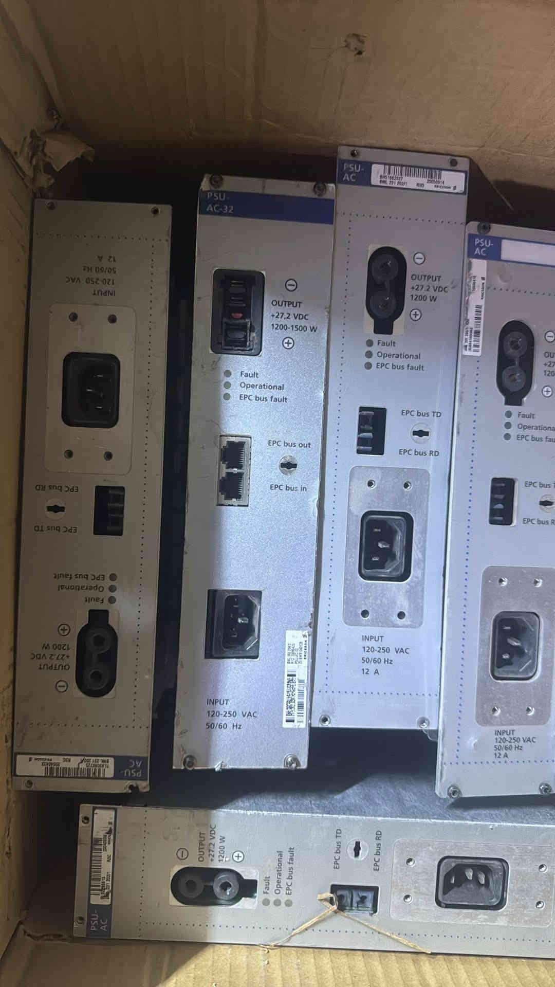 السلام عليكم  
يتوفر اجهزة وغراض انترنت وشبكات جديدة ومستعملة  اير فايبر 5G تكك شغال وتك بيه مشكلة 
سويتجات سيسكو 
سويتجات عادية 
كلاود كور ١٠٧٢ 
اومنيات 
دشات مايكرويف ١٢٠ سم 
عاكسات 
اومنيات 
باح بانالات تسليك تايوانية
شاحنة بطارية ٢٤ فولت ٦٠ امبير 
بور سبلاي ٤٨ فولت و٢٤ فولت و٥٦ فولت 
بكتيلات متنوعة 

للاستفسار الاتصال على الرقم 
***********
كل الغراص موجودة في مخزن في بغداد

