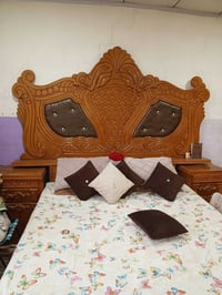 اخشاب لبيع نضيف كلش والسعر على خاص او رقم 07506113628